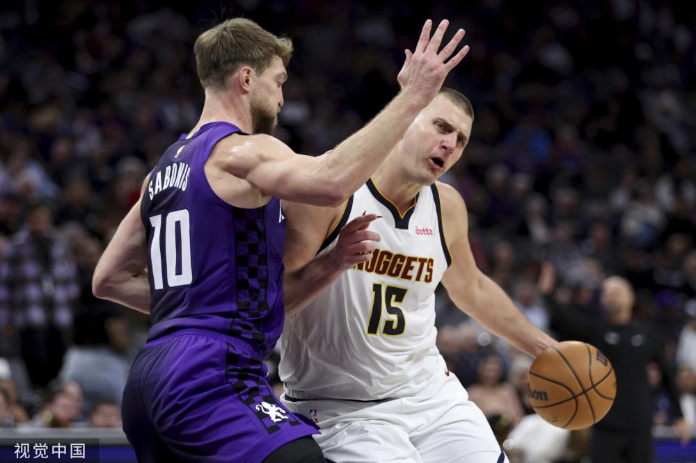 防守反击的 防守反击的